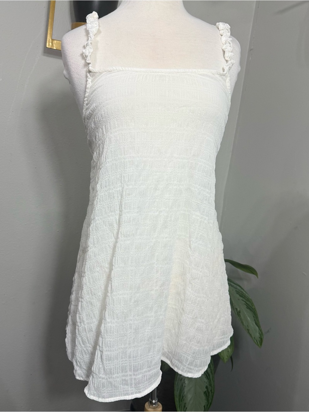 Wild Fable White Textured Mini Dress M NWT Tie Back Ruffle Straps
